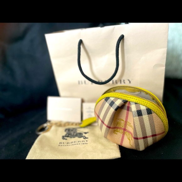 Burberry Dome Keychain Purse - Picture 2 of 10